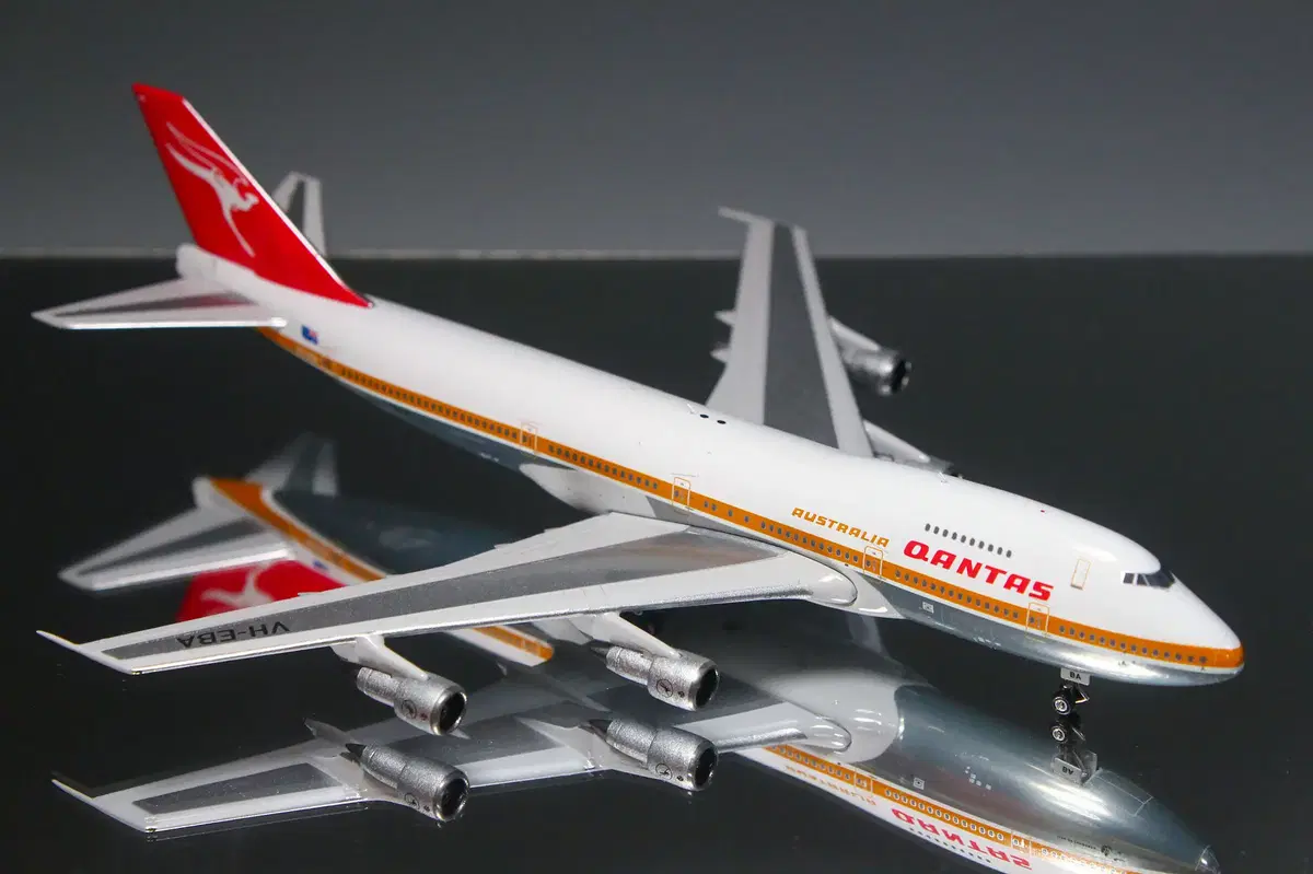 1/400 Phoenix 관타스 항공 B747-200 비행기 모형